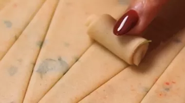 Crispy paratha croissant bites served golden and flaky 5